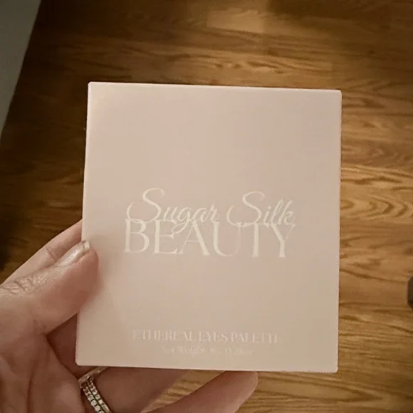 Ethereal Eyes Palette - Cream - Picture 1 of 3